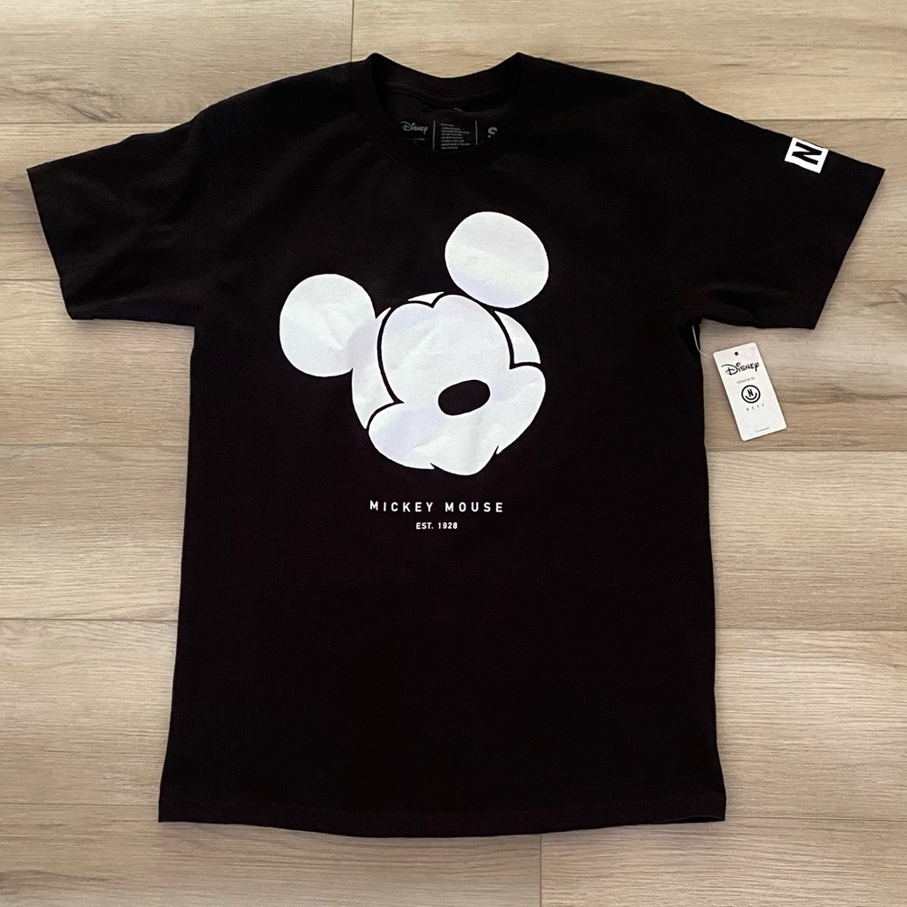 Disney Collection by Neff Tee Size Small *nwt